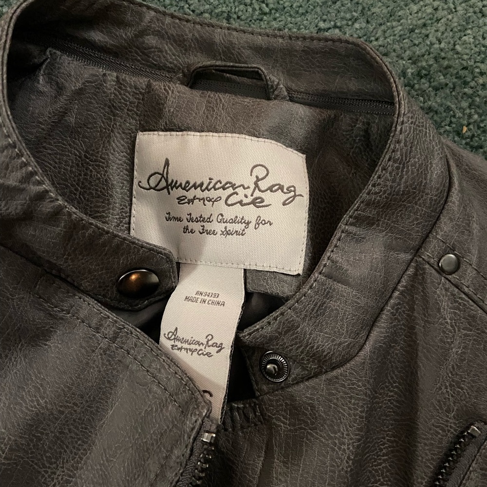 Gray jacket - Picture 2 of 2